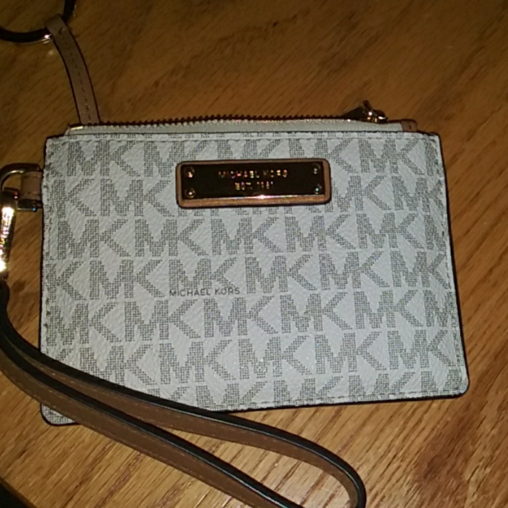 Michael Kors wristlet wallet